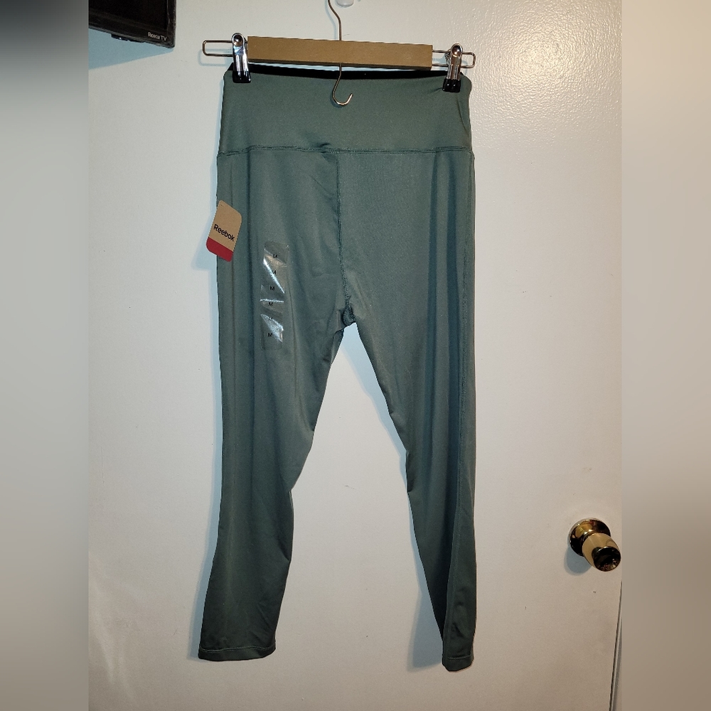 5 for $50 NWT medium Reebok - Picture 2 of 2